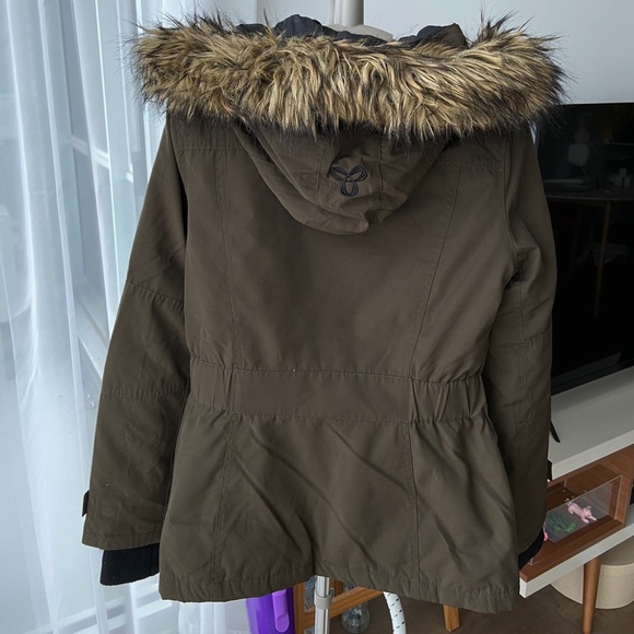 Aritzia TNA Golden Winter Jacket - Picture 2 of 13